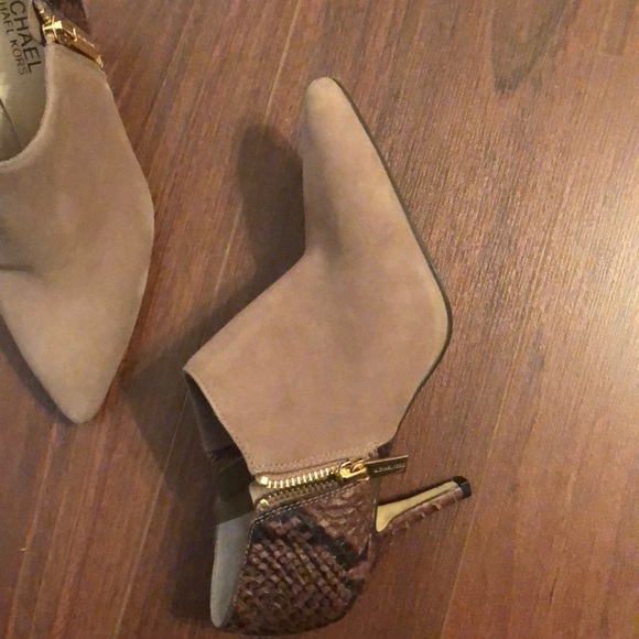 Michael Kors booties (like new) - Picture 7 of 7